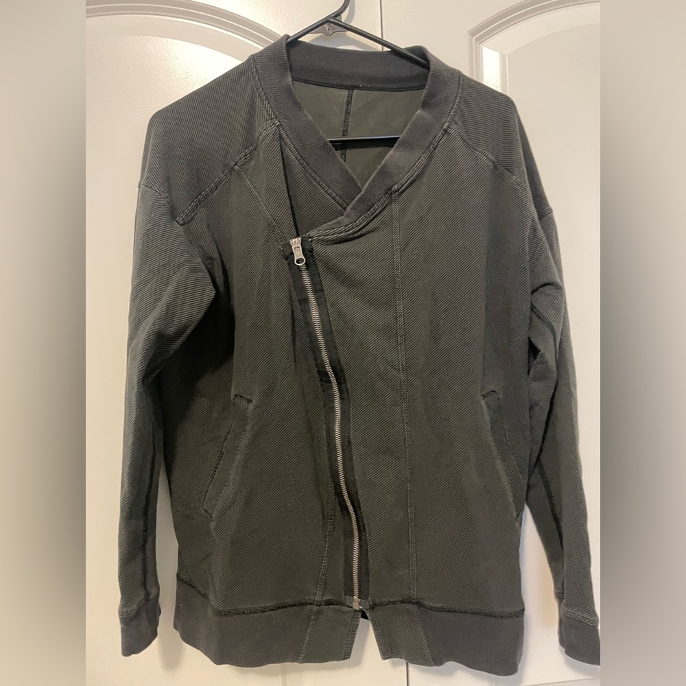 🍋 Lululemon jacket